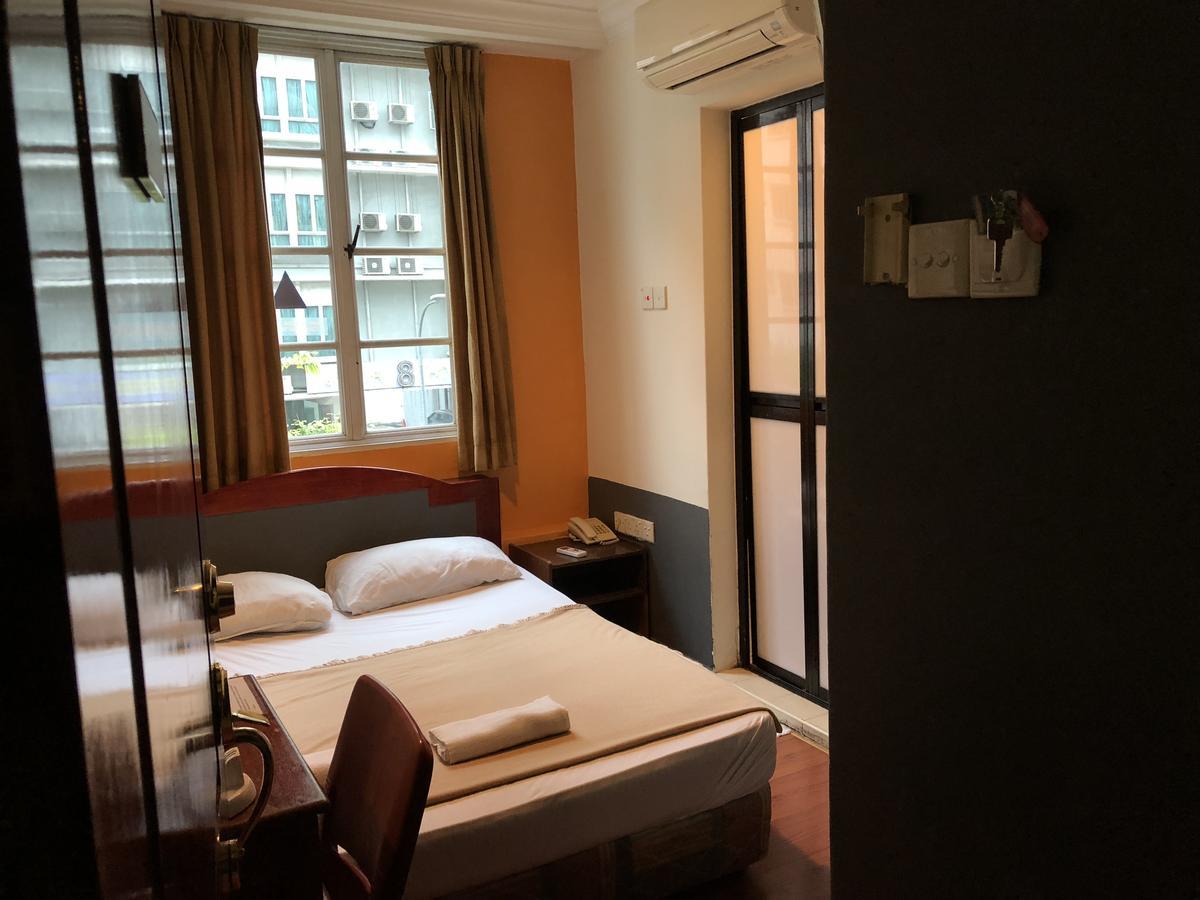 Happy Hotel Singapore Room photo